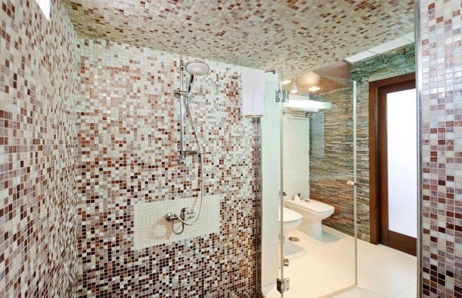 Villa With Pool and Beautiful Architecture - Foto 17