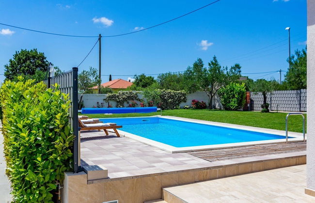 Serene Escape Near Zadar With Private Pool & Charming Outdoor Oasis - Foto 33