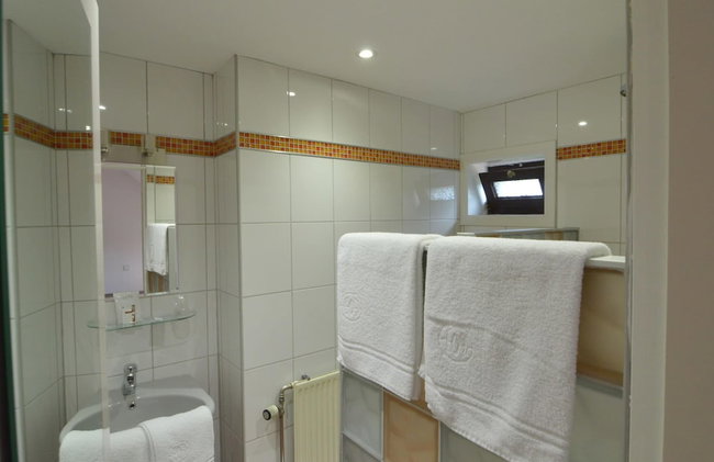 Luxurious Accommodation, Sauna, Hot Tub, Solarium, Private Bathrooms - Photo 17