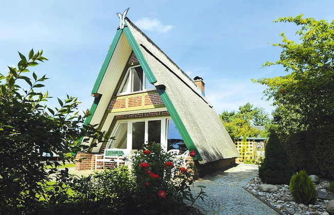 Thatched Holiday Home in Freest With Terrace - Foto 1