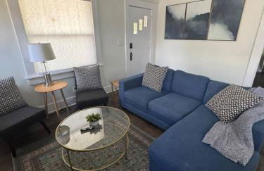 Downtown Location W Patio plus Washer and Dryer - Foto 6