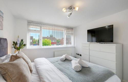 Elegant 5 Bed Home with Garden & Parking - Slough - Foto 46