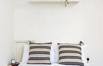 Large 5Bed Town House-Sleeps 9-By FabAccommodation - Foto 11