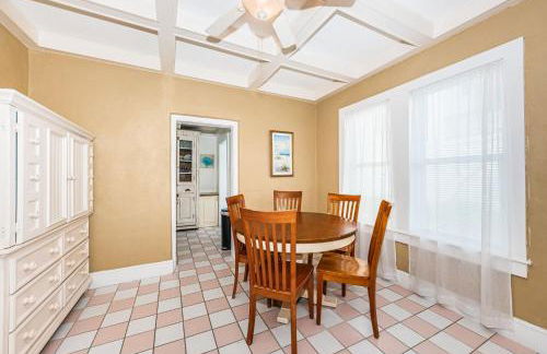 Beautiful Waterfront Beach Cottage. Sleeps 6 - Foto 3