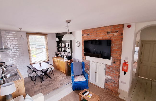 Stylish Town Centre Apartments - Photo 53