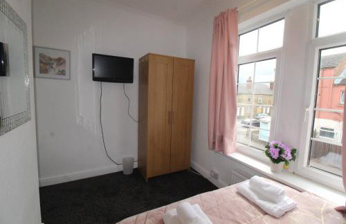 High Street House Thurnscoe by Smart Corporate Stays - Photo 36