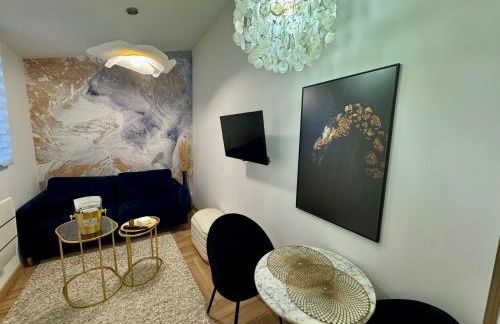 Le Cadre Noir Lux Spa, Sauna, Jacuzzi - Foto 17