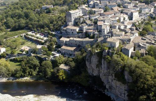 maison pierre et voûte au cœur du village - Photo 43