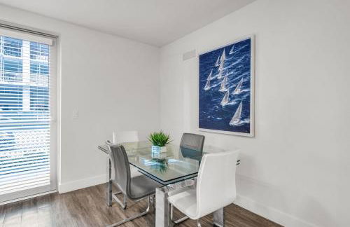 Comfort and Convenience 2BR Unit with Free Parking - Foto 10