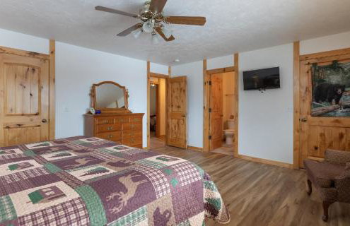 Chester Currents by KABINO Riverfront on Henrys Fork Air Conditioning Boat Launch Foosball Pool Table Huge Yard Garage WIFI - Foto 26