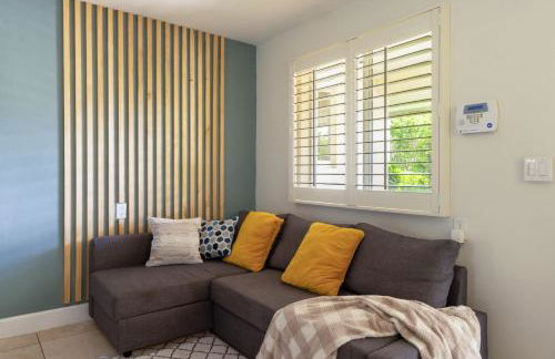 Spacious 3-Bedroom Villa with Heated Saltwater Pool and Fenced Yard in Oakland Park - Foto 37