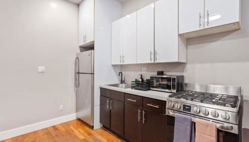 5BD Duplex w Private Patio BBQ and Arcade Games - Photo 2