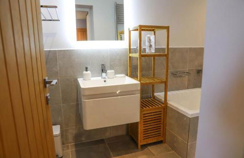 Apartment Seven - Photo 22