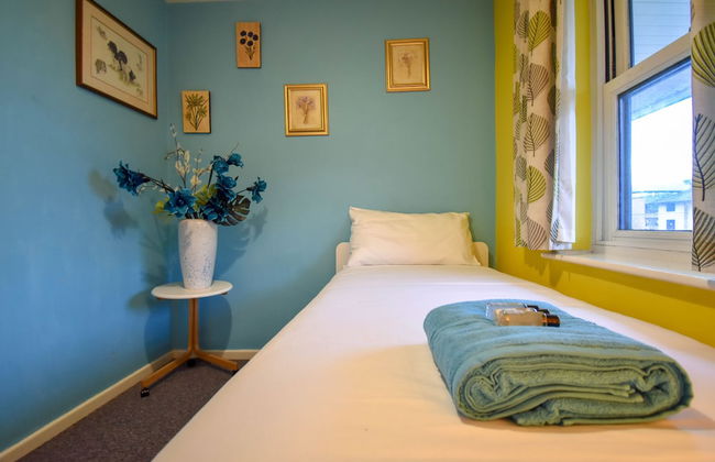 Large 3 Bed Sleep 6 Central MK - Foto 6