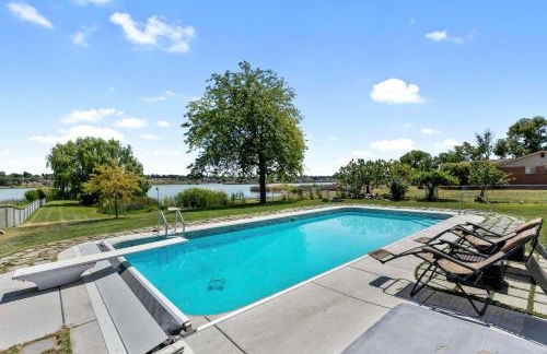 Lakefront Washington Home with Private Pool and Sauna - Foto 33