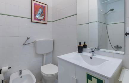 Seaside Getaway With Balcony by LovelyStay - Foto 23