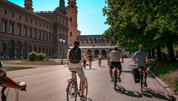À vélo dans le centre de la capitale bavaroise