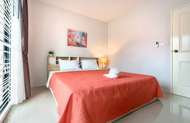 Supirum Cozy Home 3 Bedroom near Beach - Photo 6