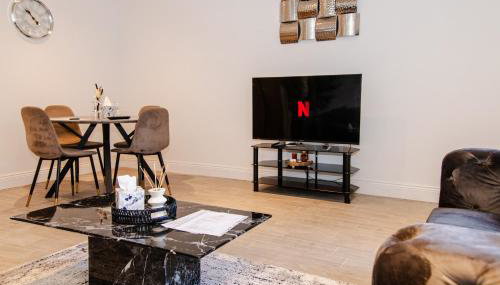 City Centre - FREE PARKING, BUSINESS STAYS, FAMILIES, RELOCATORS - Foto 3