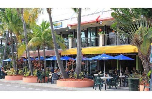 CANAL FRONT! Bring or rent a boat, near AMI/IMG. - Foto 40