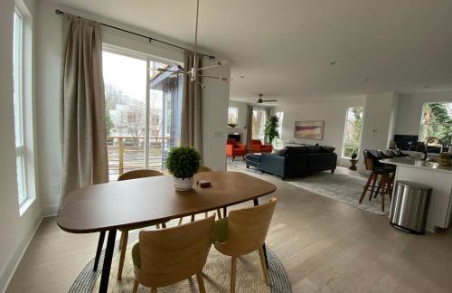 Entire Home Close to BOA Stadium & City - Foto 17