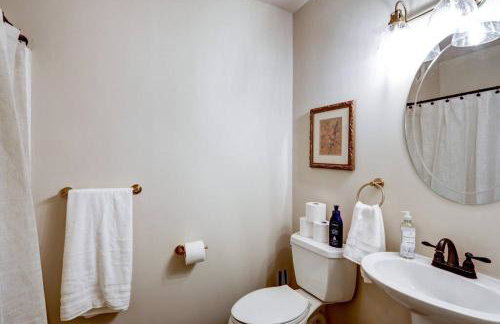 Victorian Manor on Main w 6 beds-10 mins to Lanc - Foto 17