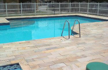 Linda casa em condomínio - Foto 1