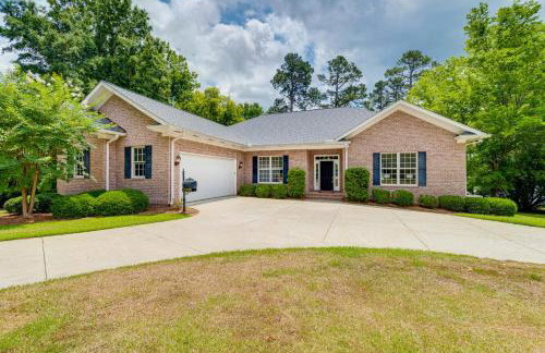 Beautiful Lake Sinclair Retreat with Dock and Deck! - Foto 1