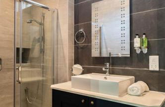 The Old Custom House - Photo 10