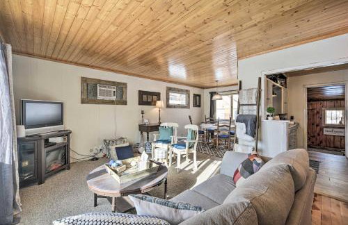 Family Home - Walk to Town and Balsam Lake! - Foto 15