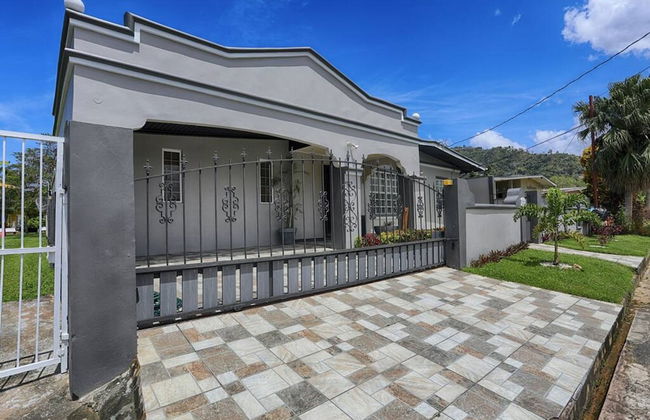 Pool and Jacuzzi Vacation Home - Foto 13