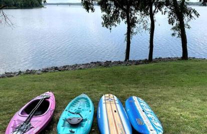 Inmerse in the Serenity of this Lakefront Cottage in Cadiz, Kentucky - Foto 31