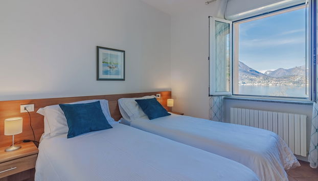 Flower House with Lake View - Foto 4, Habitación