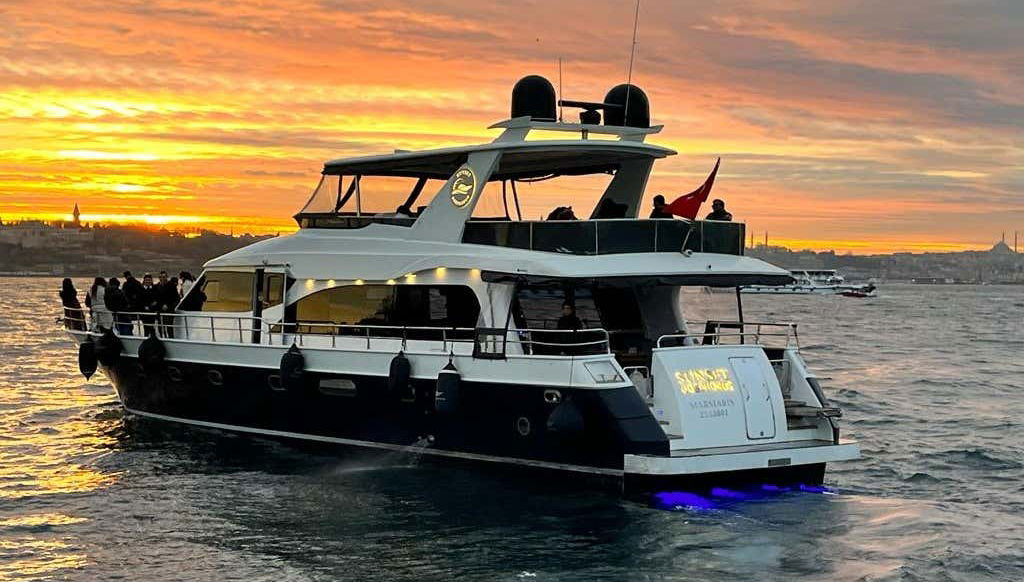 Bosphorus Sunset Luxury Yacht Cruise - Foto 1