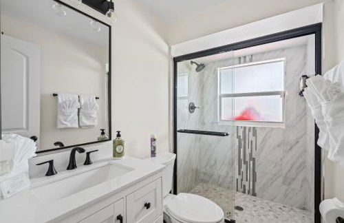 Your own 5BR Private Oasis! wPrivate PoolPickleball - Photo 32