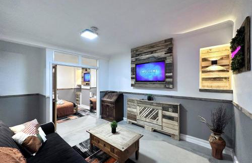 Rustic Rhondda Retreat w Hot Tub & Sauna - Ystrad - Foto 9