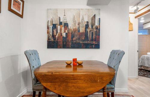 Spacious and Comfy Close to Everything Backyard - Foto 33