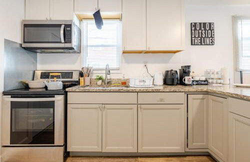 Comfortable 2 Bedroom Near Downtown Atl Sleeps 4 Free Parking - Foto 19