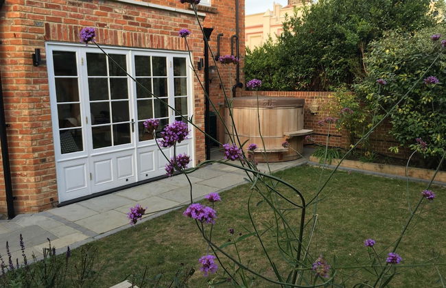 Gothic Cottage Hot Tub Fire Pit Pizza Oven Gas Bbq - Foto 25