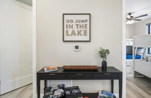 Lakefront Topsider Condo w/ Boat Slip, 2 Pools & Large Deck - Foto 24