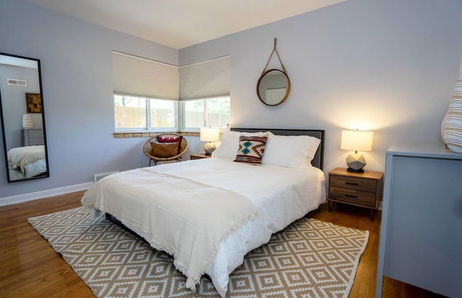 The Denver Den in Mayfair Park Enormous Backyard With Grill Sleeps 7 - Photo 4