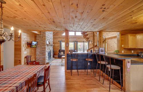 Secluded Retreat near Ski Resorts, Hot Tub, BBQ - Foto 14