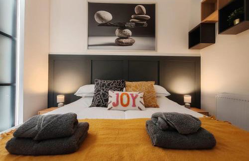 Brand New Apt - Beach Breeze Spacious 1-Bedroom Apartment with parking - sleeps 4 ppl- internet - Foto 57