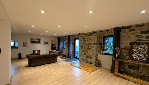 Grande ferme de 250m2 rénovée au charme rustique - Foto 2