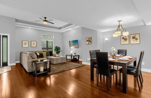 Vibrant 4BR Family Townhome 1 mile from Disney World and Disney Springs - Photo 1