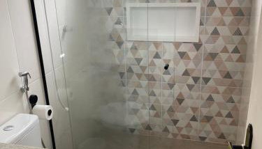 Suíte privativa aconchego a alguns passos da praia - Foto 4