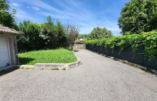 Maguilon H - 10 personnes - Proche rivière et Vals bains - Foto 24