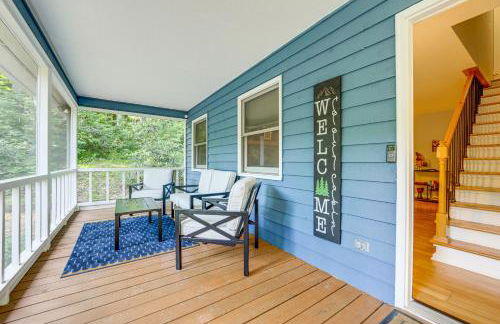 Creek View and Hot Tub Woodsy Maggie Valley Cottage - Foto 36