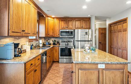 Laker's Pointe by Avantstay Lakefront Private Peninsula Hot Tub, Game Room - Foto 32
