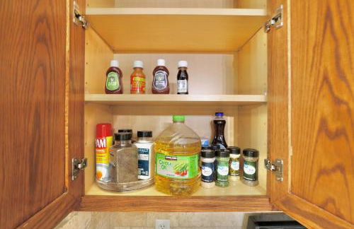 Gorgeous 4 bedroom 2,5 bath Home with Heated Pool, Spa & Game Room close to DFW Airport - Photo 28